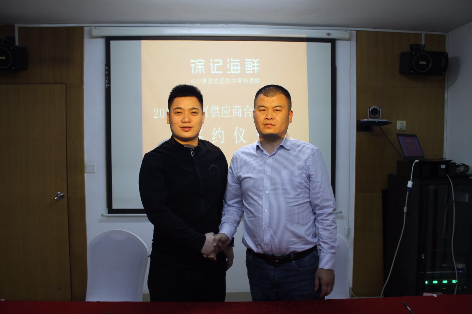 長(zhǎng)沙中央空調(diào),湖南中央空調(diào),長(zhǎng)沙格力中央空調(diào),長(zhǎng)沙麥克維爾中央空調(diào),長(zhǎng)沙大金中央空調(diào),長(zhǎng)沙中央安裝施工,長(zhǎng)沙中央空調(diào)公司哪家好？湖南辰遠(yuǎn)空調(diào)工程有限公司